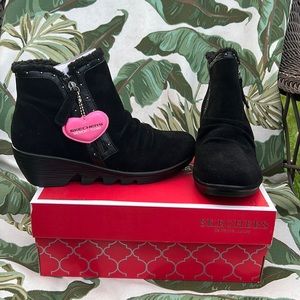 Sketchers Black Suede Fleece Lined Bootie - Jumper with studs - size 8.5